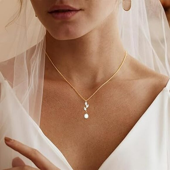 Pearl Necklace Gold Trendy Pearl Drop Pendant Necklace Dainty Elegant Classy - Picture 3 of 4